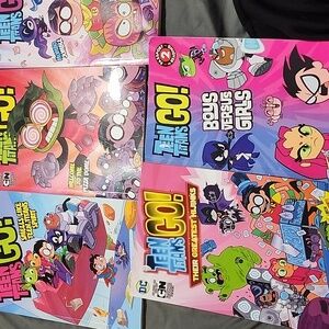 Teen Titans Go! Comic Book Set - Colorful Adventure